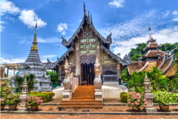 Chiang Mai’s golden temples reflect centuries of Lanna culture and peaceful spirituality – Northern Thailand